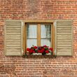 Oblon din lemn esenta pin, deschidere dreapta, feronerie standard, lamele fixe, fara toc, doua canate, 900 mm x 1000 mm